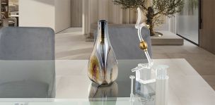 Jarrón Decorativo Triangular Cristal Zirconia Café Chico